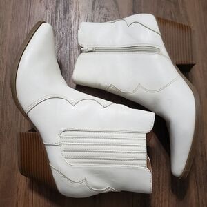 Indigo Rd Irarvey Off White Ankle Booties 10M